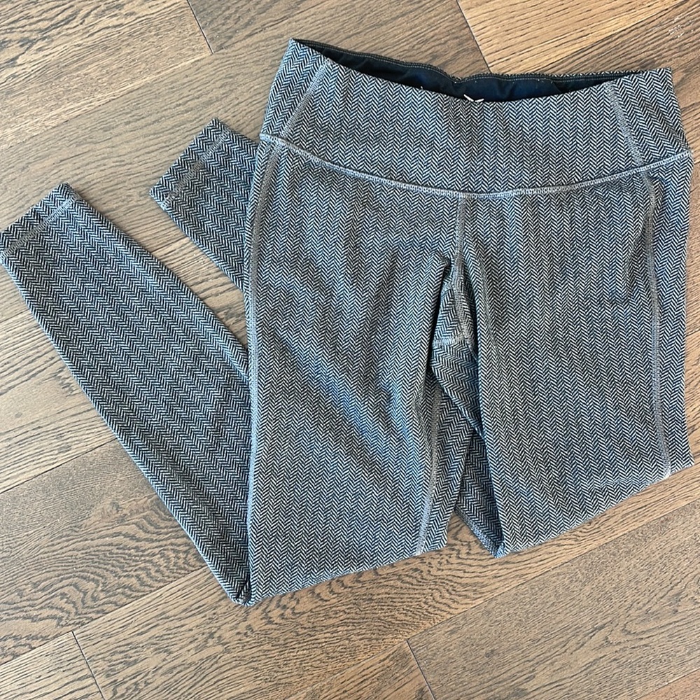 Old Navy - Black and Grey Leggings